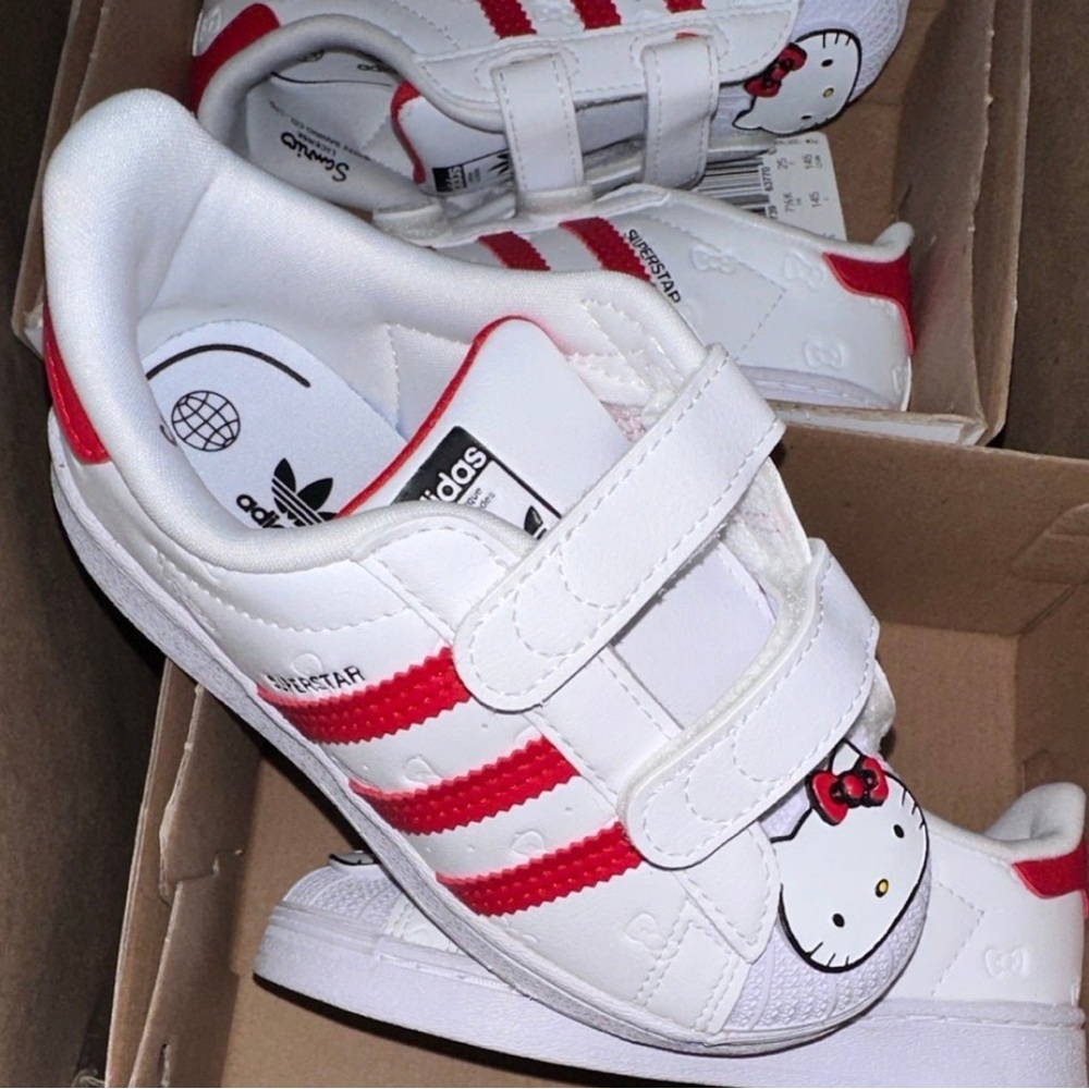 Adidas hello kitty superstar